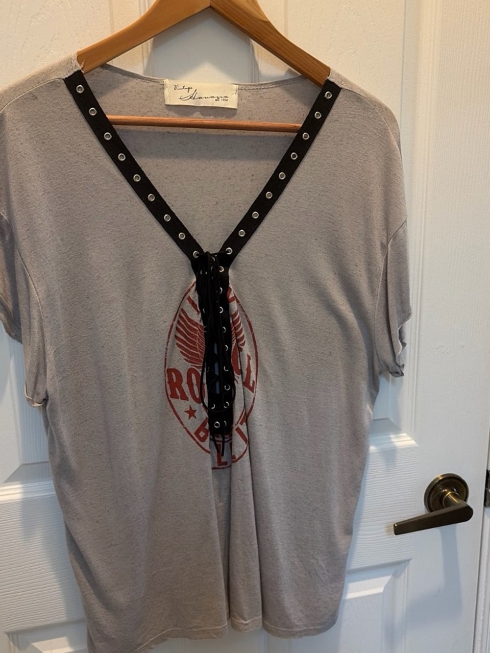 Vintage Havana Gray Short-Sleeve Tee with Black Lace-Up V-Neck and Red Graphic